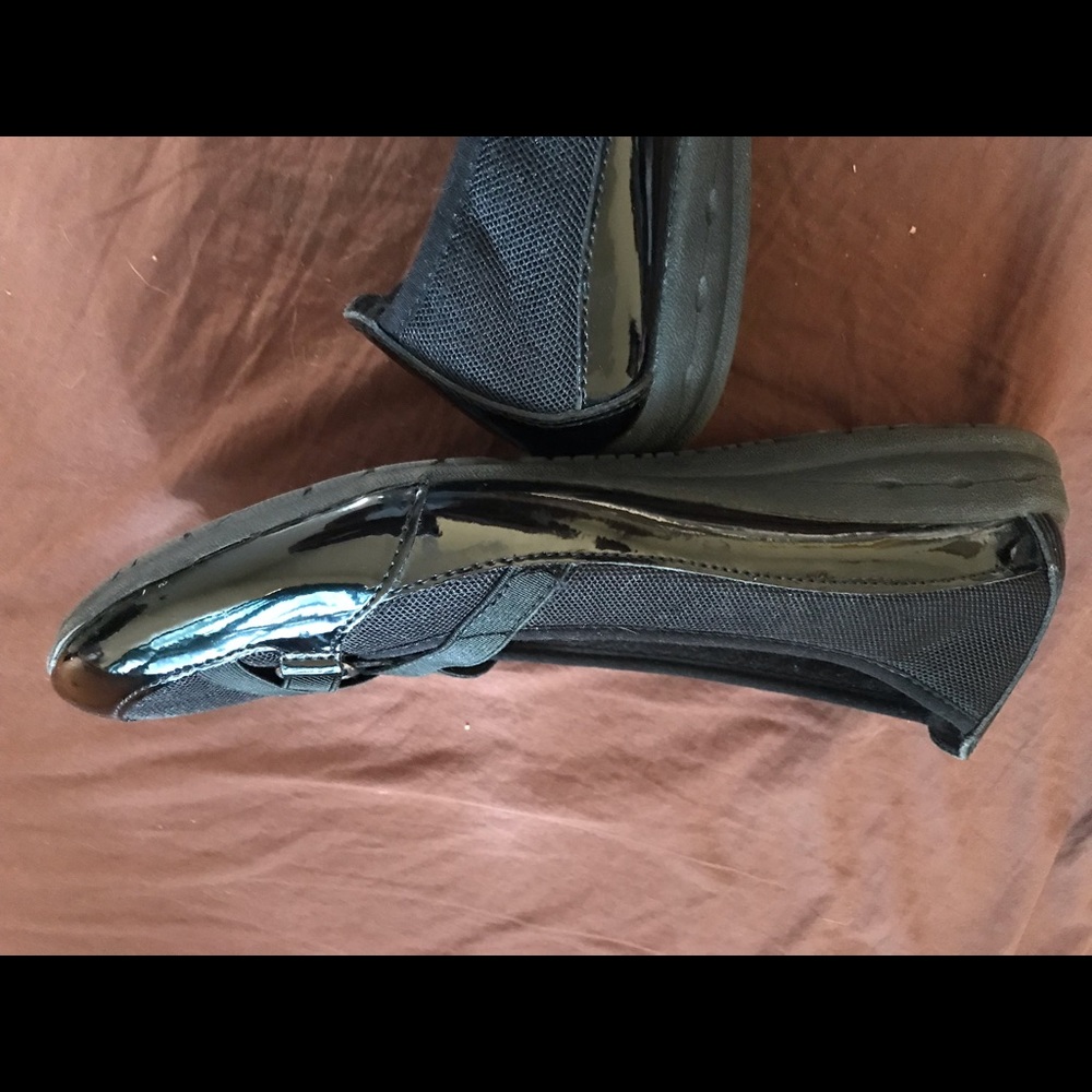 Women Size 11 slip on shoe Earth Spirit brand